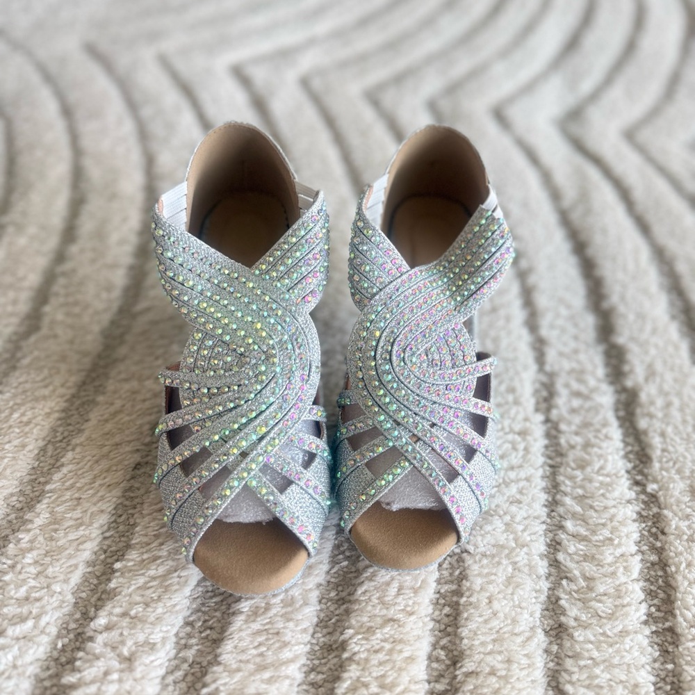 TDA dance shoes 318